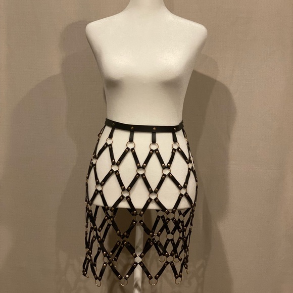 Other - Black chain adjustable skirt